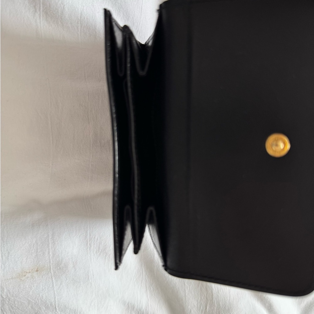 Authentic vintage Gucci Tom Ford era bifold Black Wallet with Gold Buckle - Picture 4 of 5